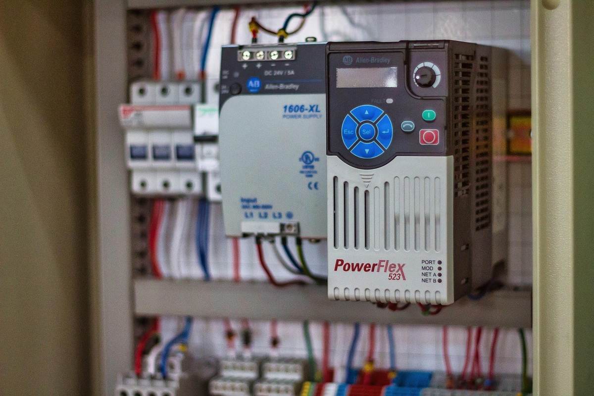 Lire un schéma électrique industriel quand on débute en maintenance